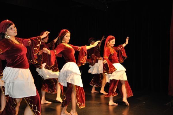 danse orientale  dimanche 257 42 600 450